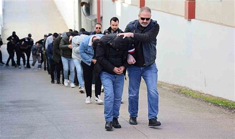 Adana’da “SİBERGÖZ-21” operasyonunda yakalanan 21 kişi tutuklandı